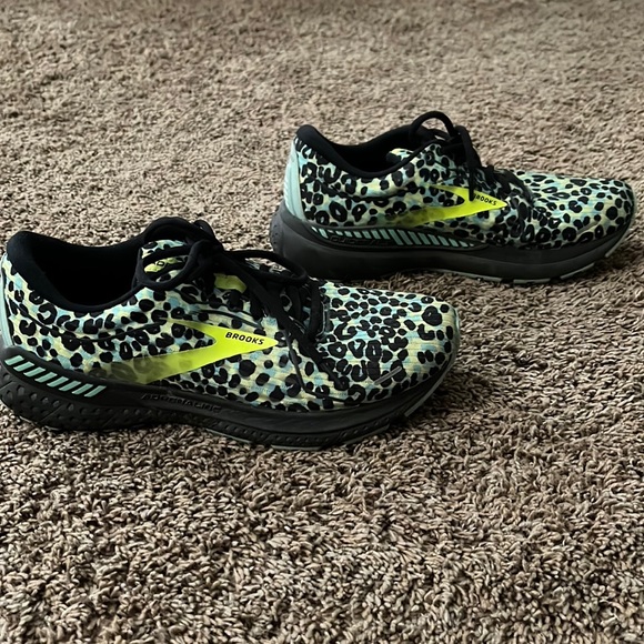 Brooks Shoes - Brooks leopard tennis shoes- size 10